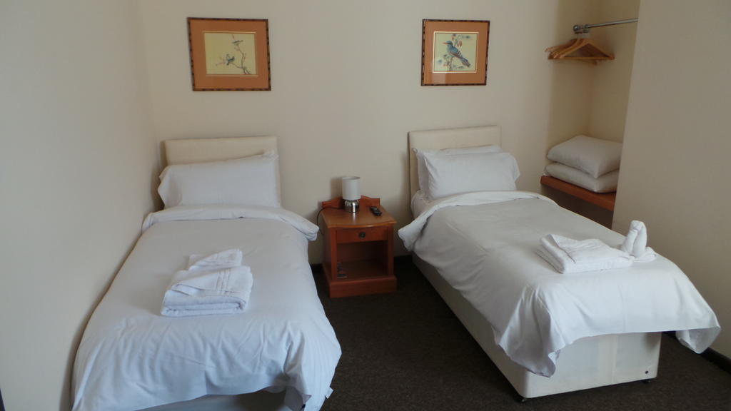 Dolphin Hotel Weymouth Room photo